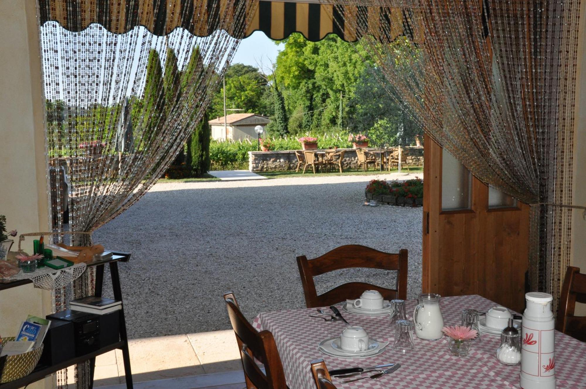 Agriturismo Corte Dei Fiori Caprino Veronese Exterior foto