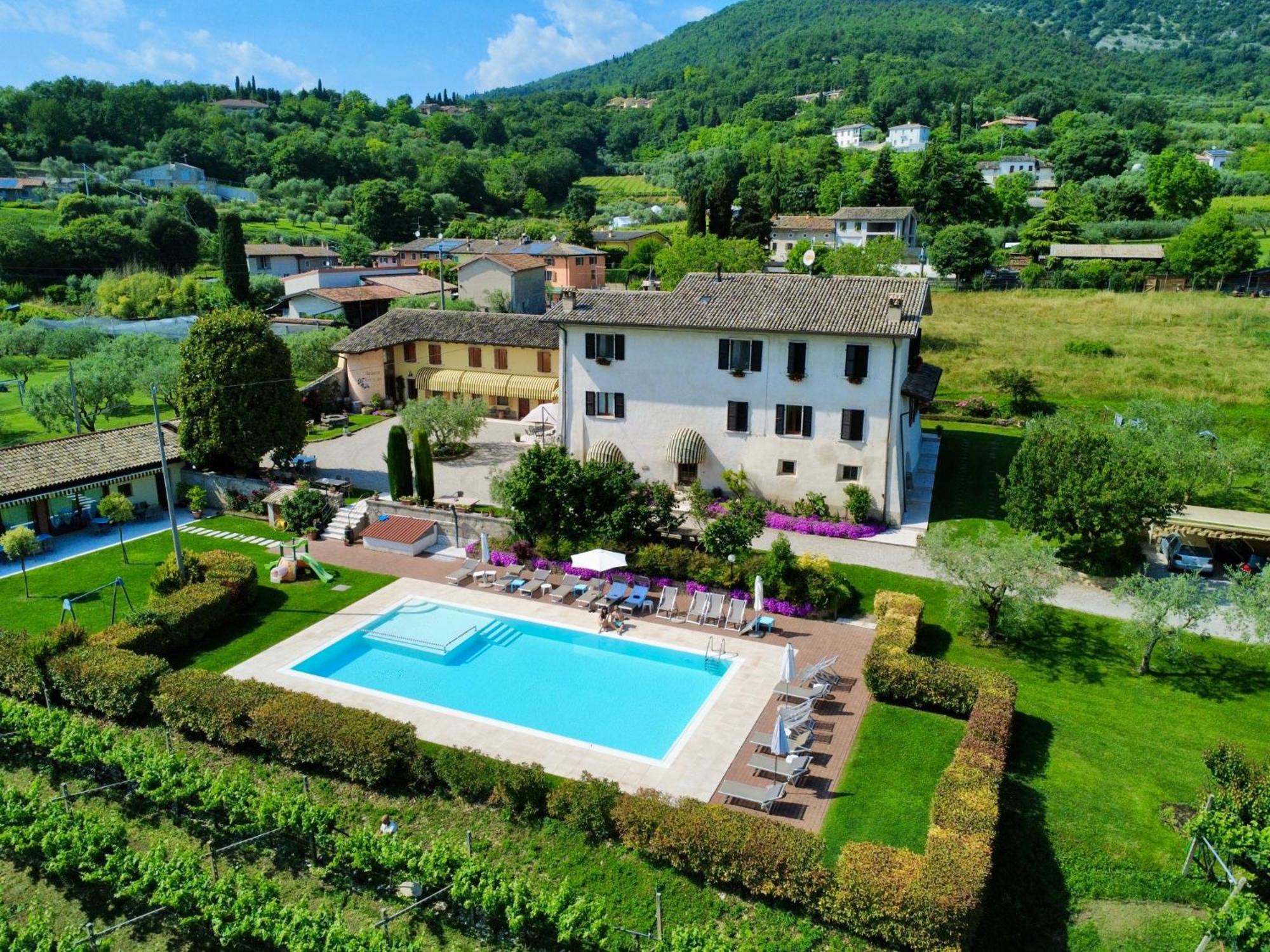 Agriturismo Corte Dei Fiori Caprino Veronese Exterior foto